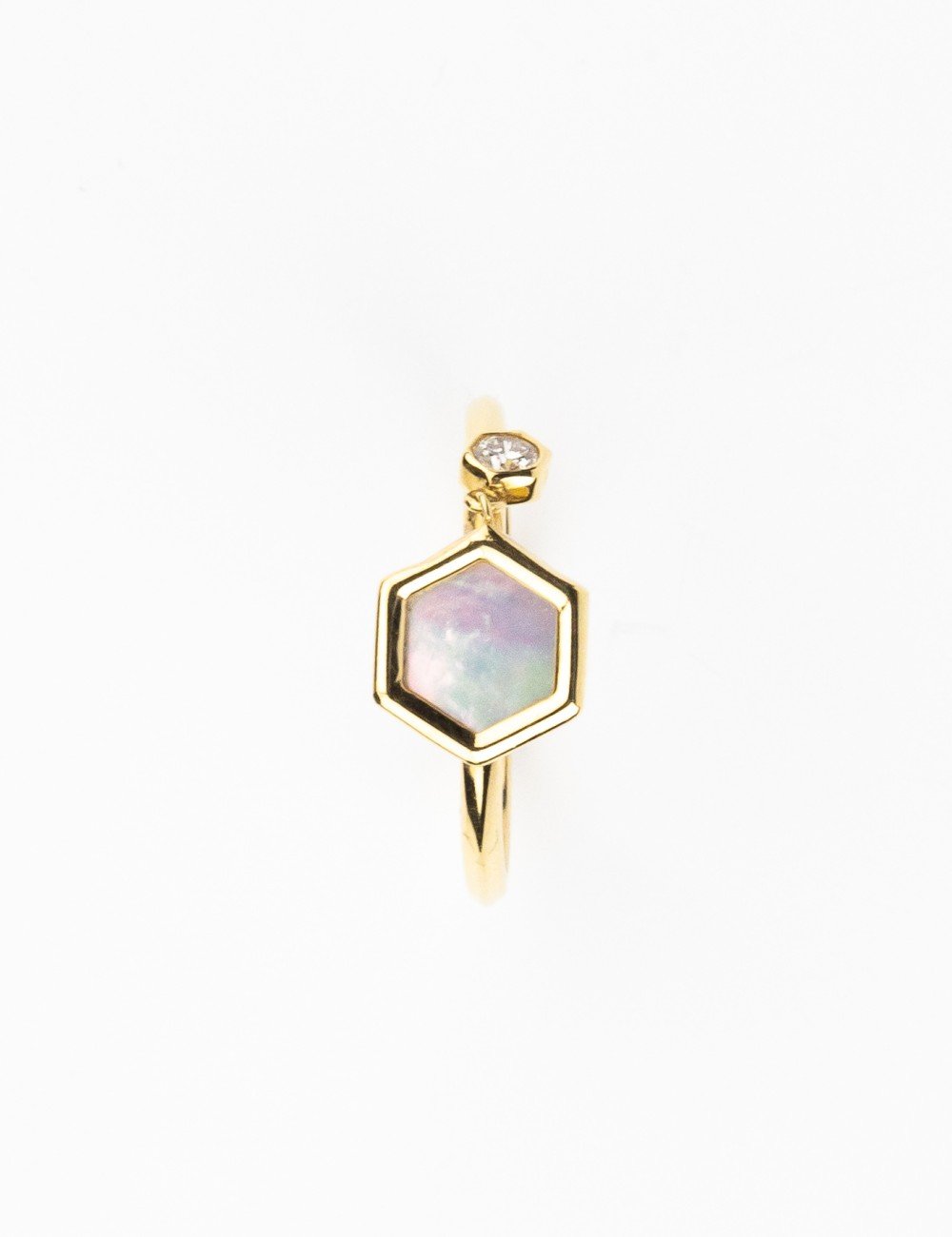 Кольцо из лимонного золота c бриллиантами и перламутром