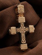 Крест из золота c эмалью, ониксом и эбеновым деревом