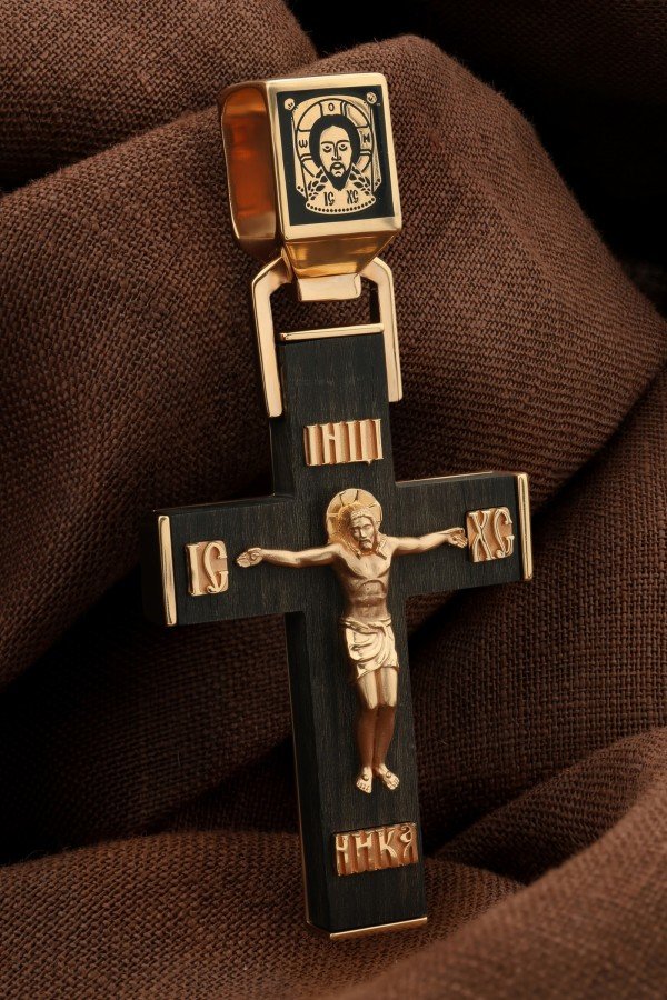 Крест из золота c эмалью и эбеновым деревом