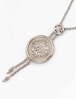 Колье из белого золота c эмалью