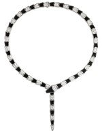 Колье из белого золота c бриллиантами и ониксом