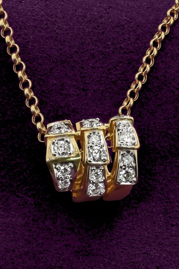 Подвеска из золота c бриллиантами