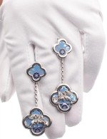 Серьги из белого золота c эмалью и перламутром