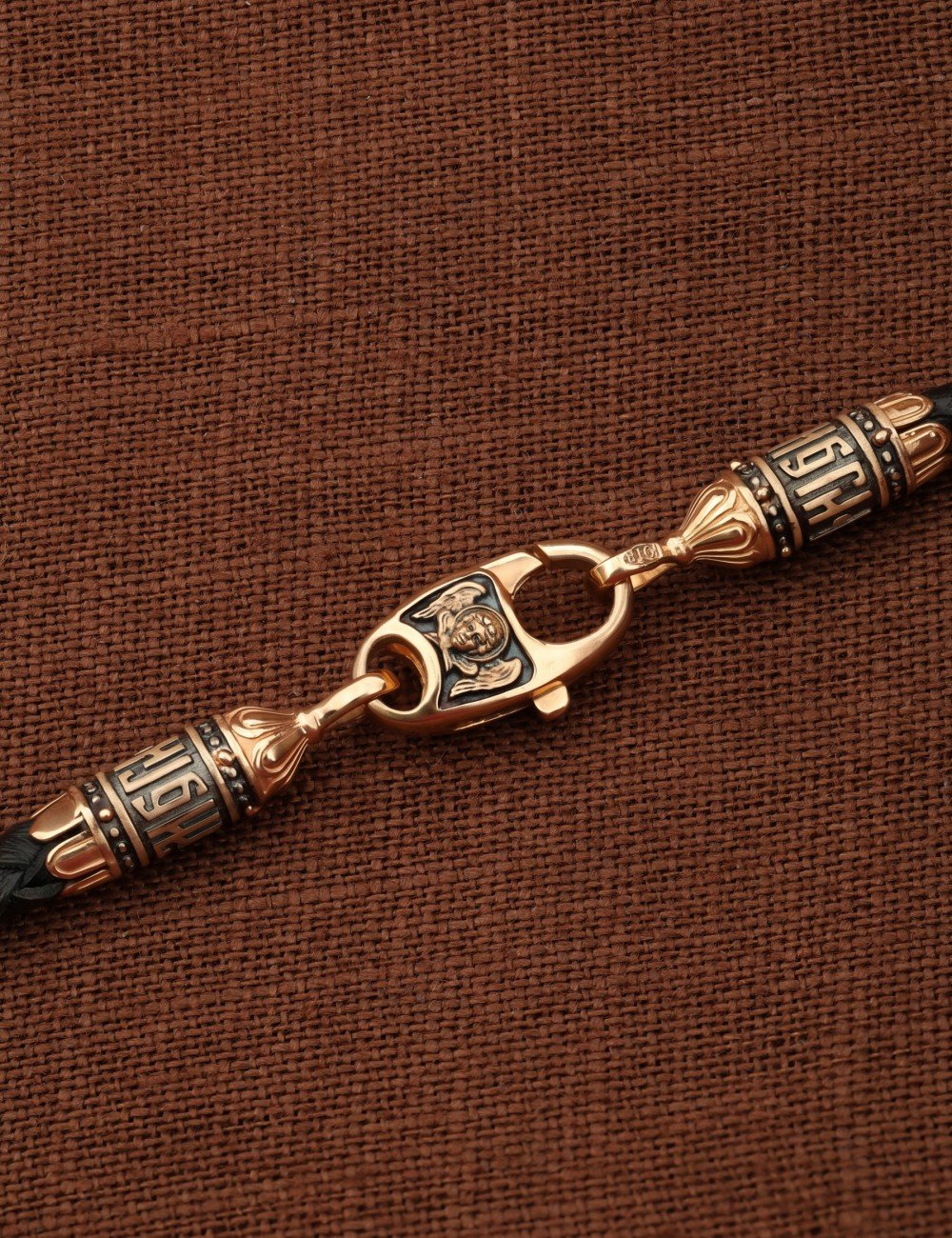 Гайтан из золота c кожаным шнурком