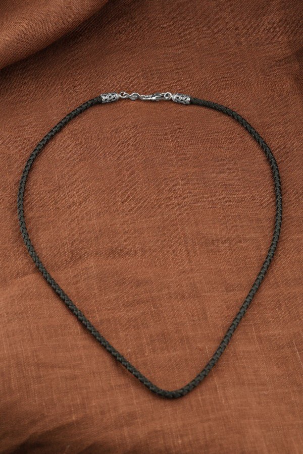 Шнурок шёлковый из белого золота c шёлковым шнурком