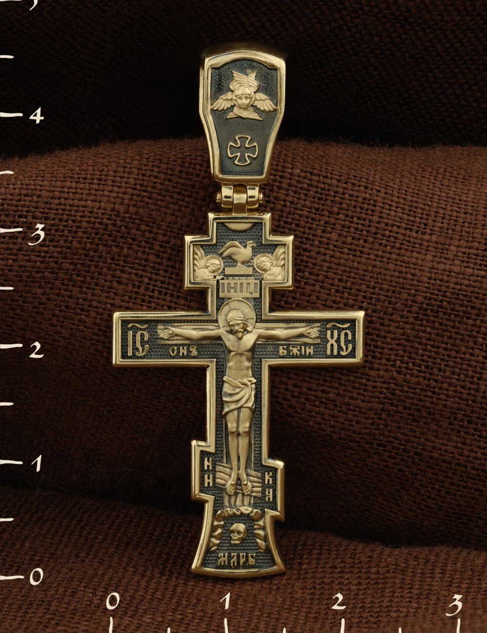 Крест из лимонного золота