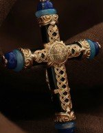 Крест из золота c ониксом, агатом и лазуритом