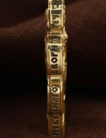 Крест из лимонного золота