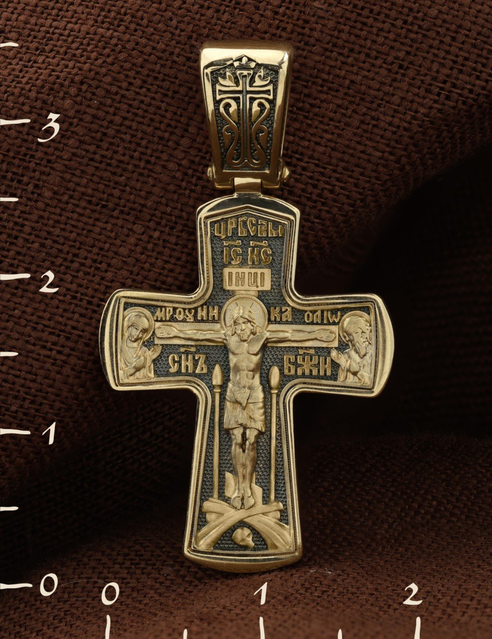 Крест из лимонного золота