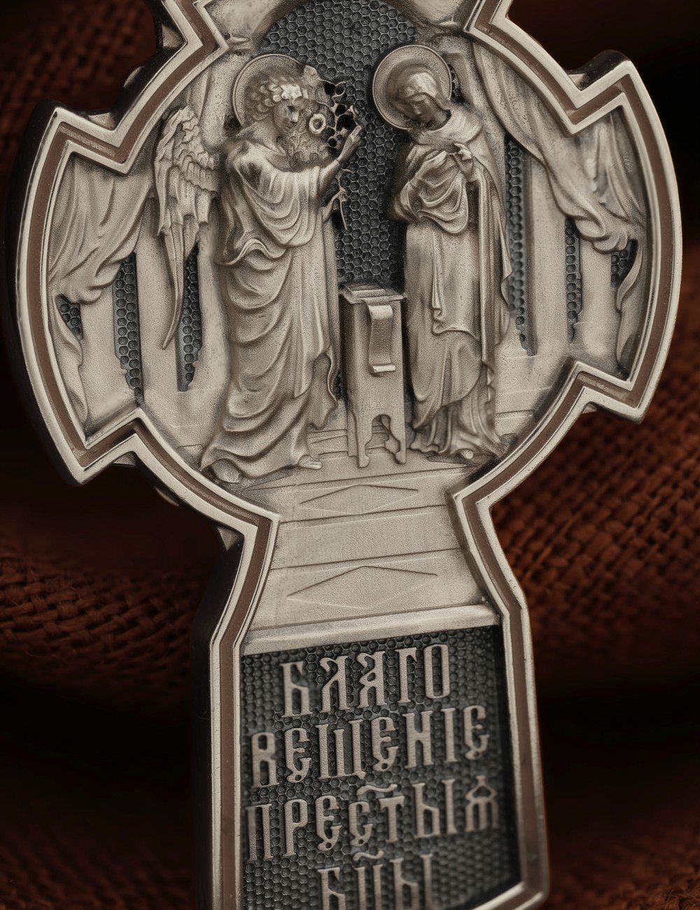 Крест из белого золота