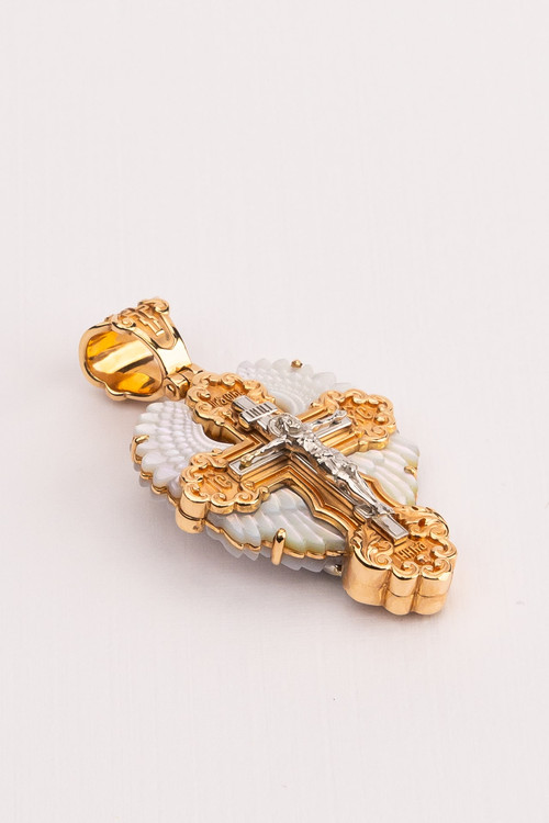 Крест из красного золота 585 пробы c перламутром