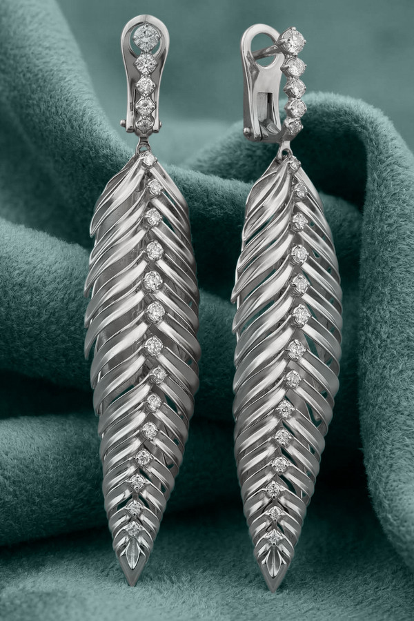 Серьги из белого золота 585 пробы c бриллиантами