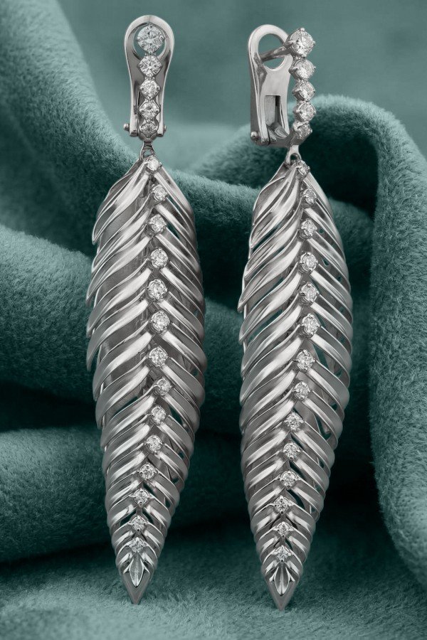 Серьги из белого золота c бриллиантами