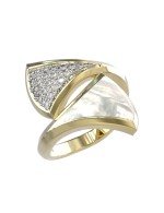 Кольцо из лимонного золота c бриллиантами и перламутром