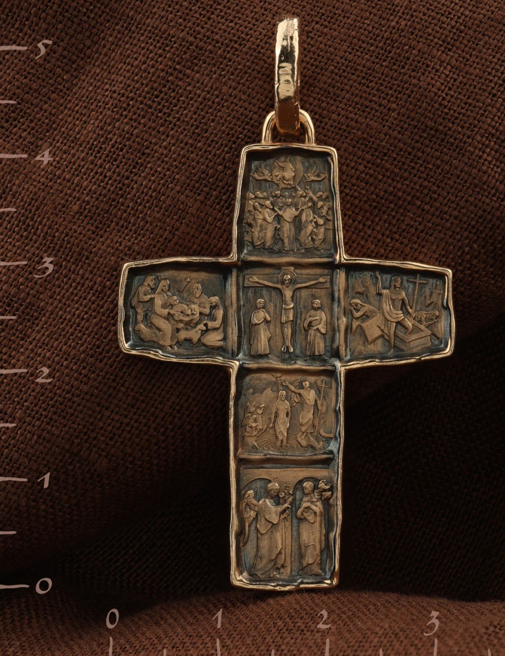 Крест из золота