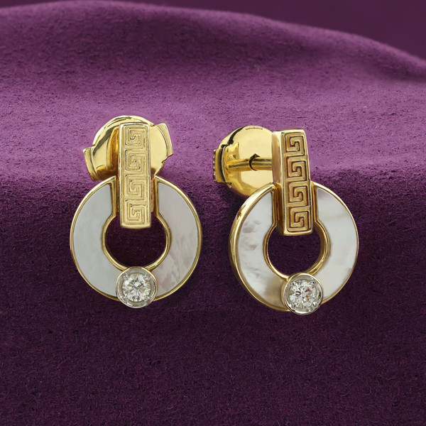 Серьги из лимонного золота 585 пробы c бриллиантами и перламутром