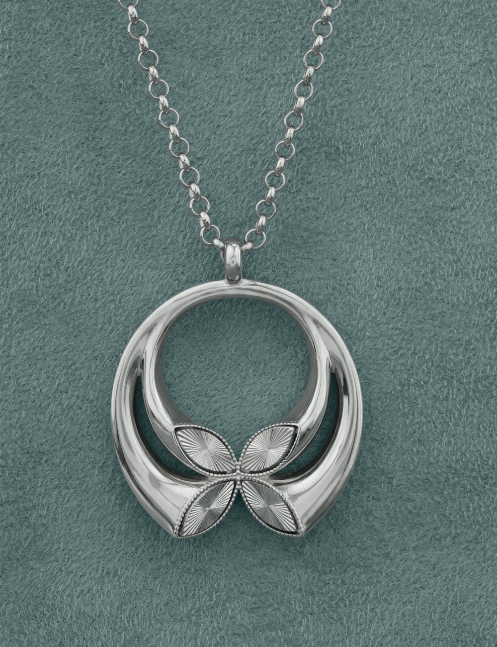 Колье из белого золота