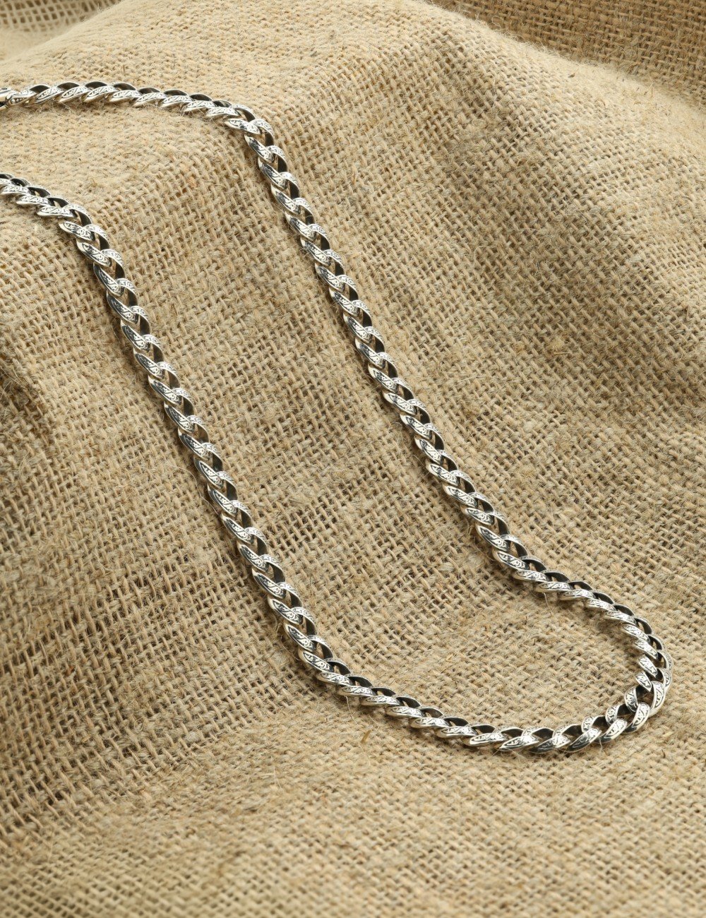 Цепь из серебра c рубином