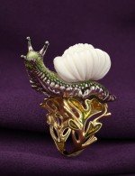 Кольцо из лимонного золота c эмалью и бивнем мамонта