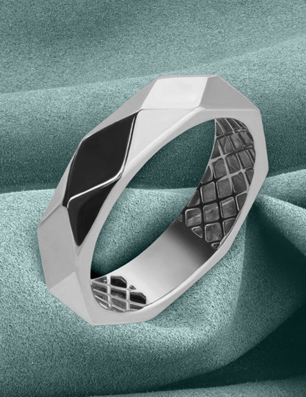 Кольцо из белого золота