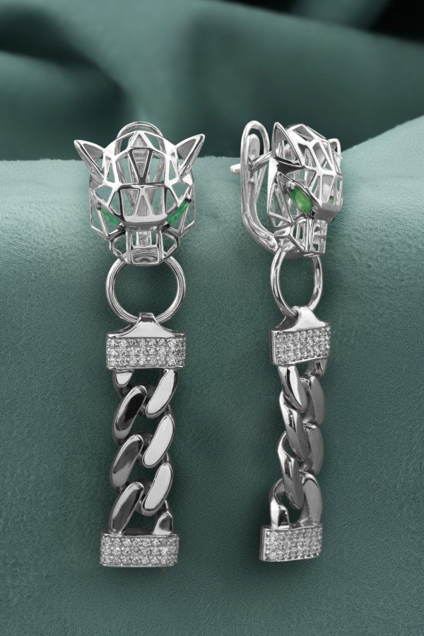 Серьги из белого золота c бриллиантами и изумрудом