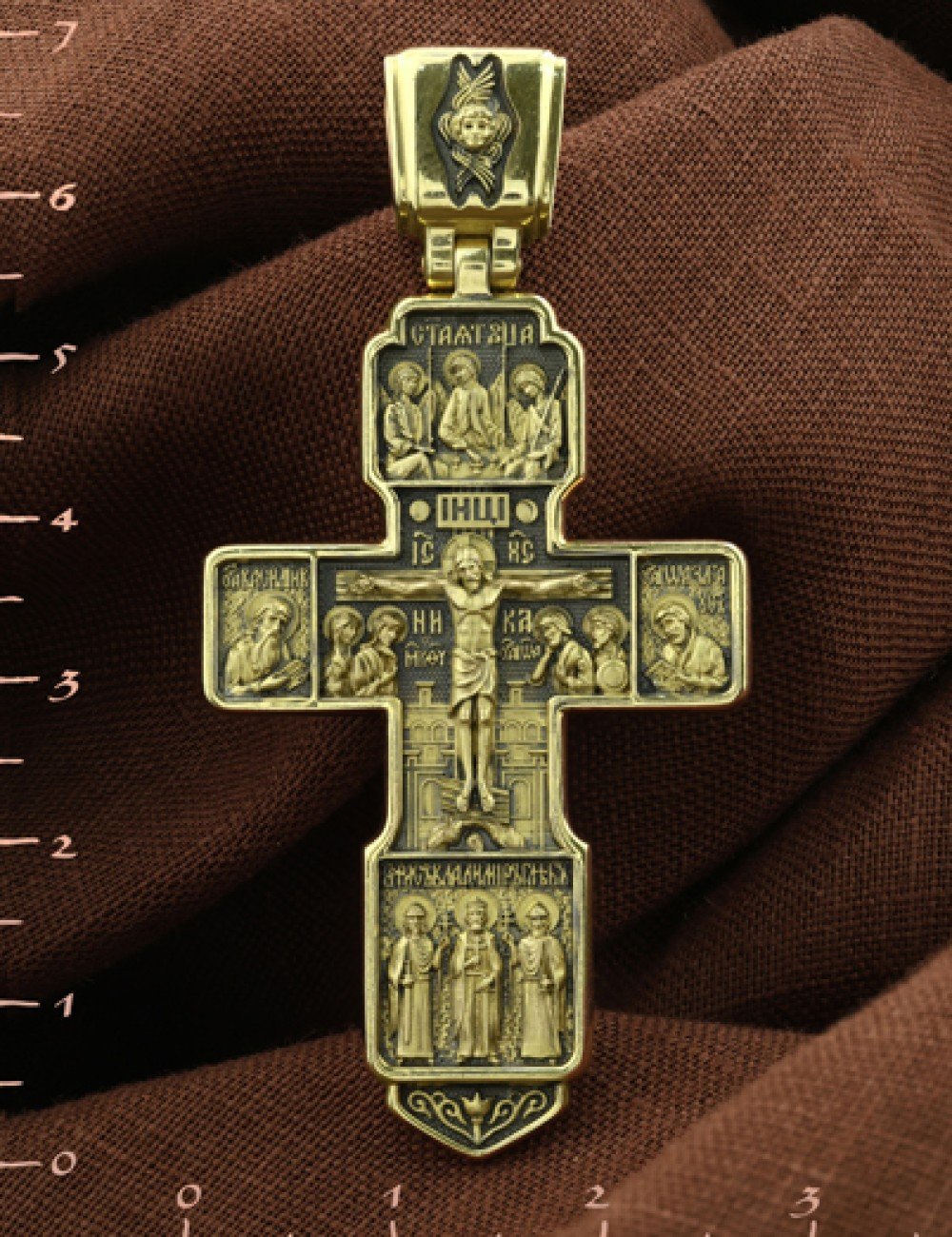 Крест из лимонного золота