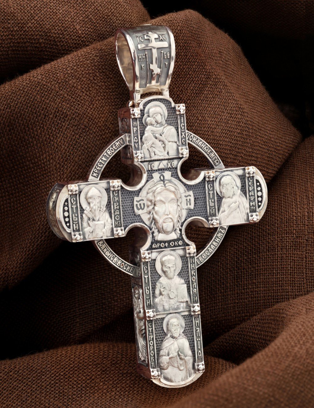 Крест из серебра и золота