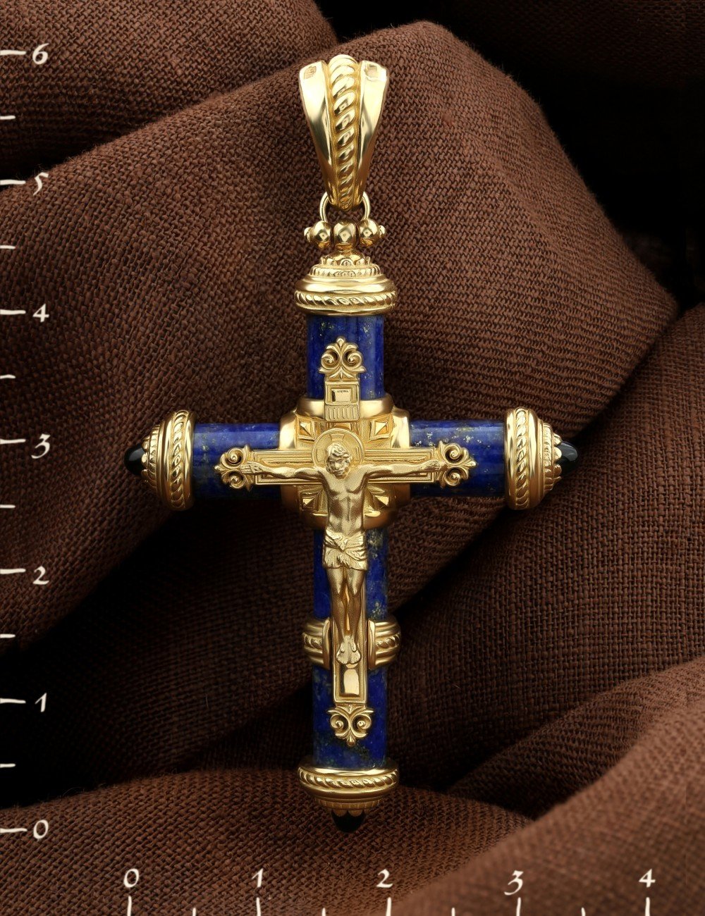 Крест из лимонного золота c ониксом и лазуритом