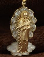 Образок из лимонного золота c бриллиантами и перламутром