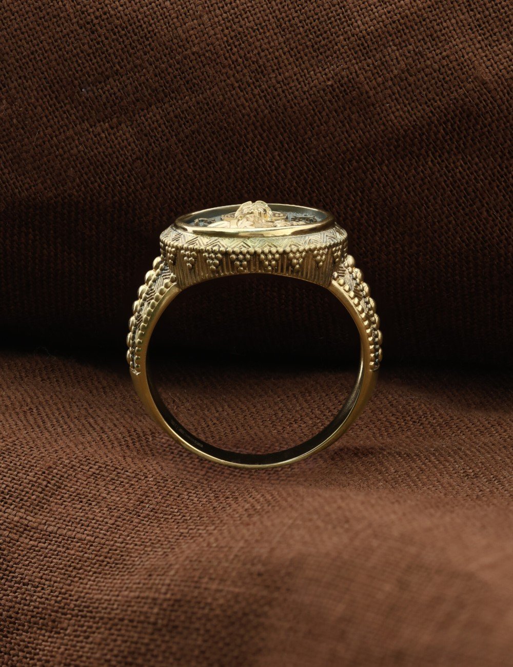 Кольцо из лимонного золота