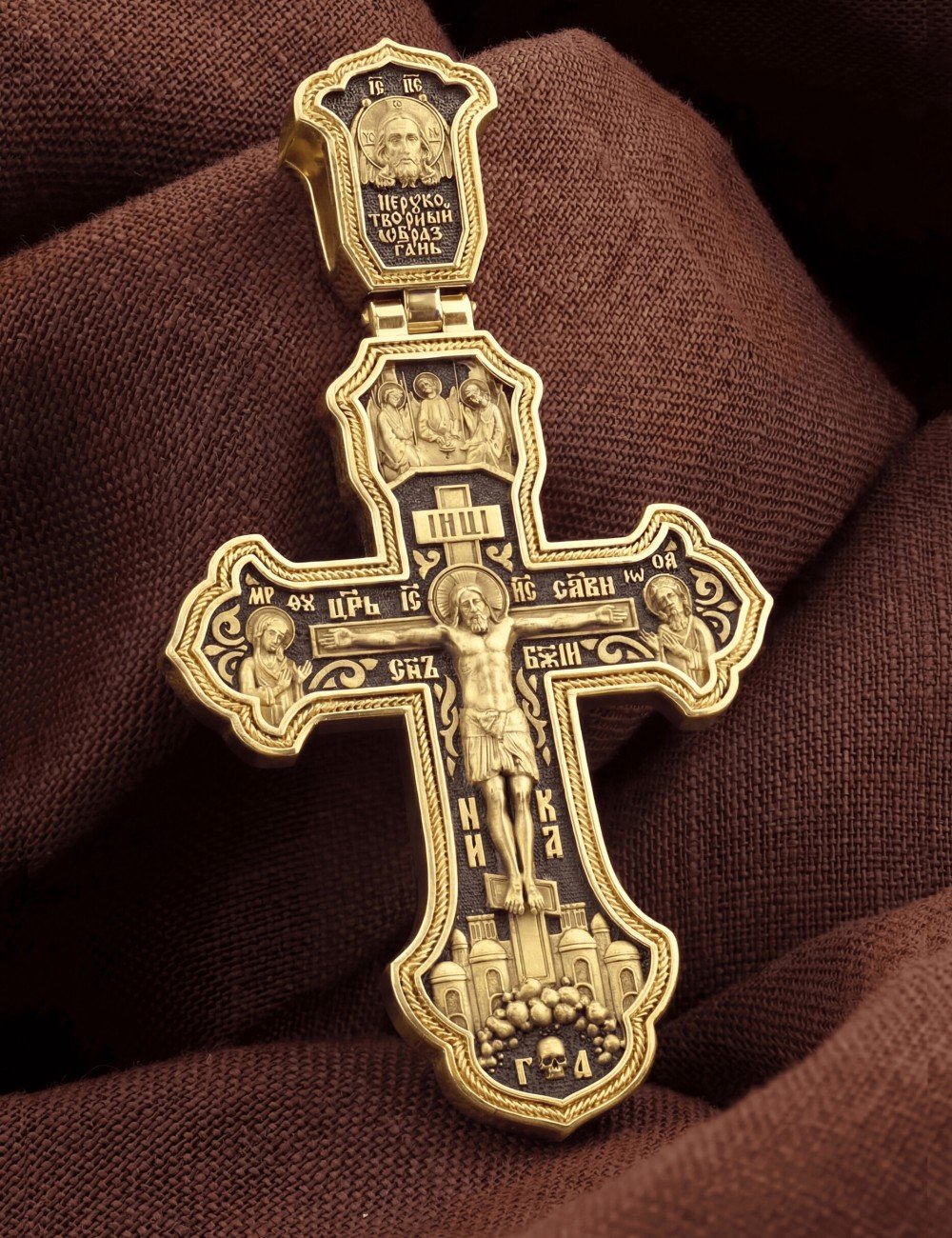 Крест из лимонного золота