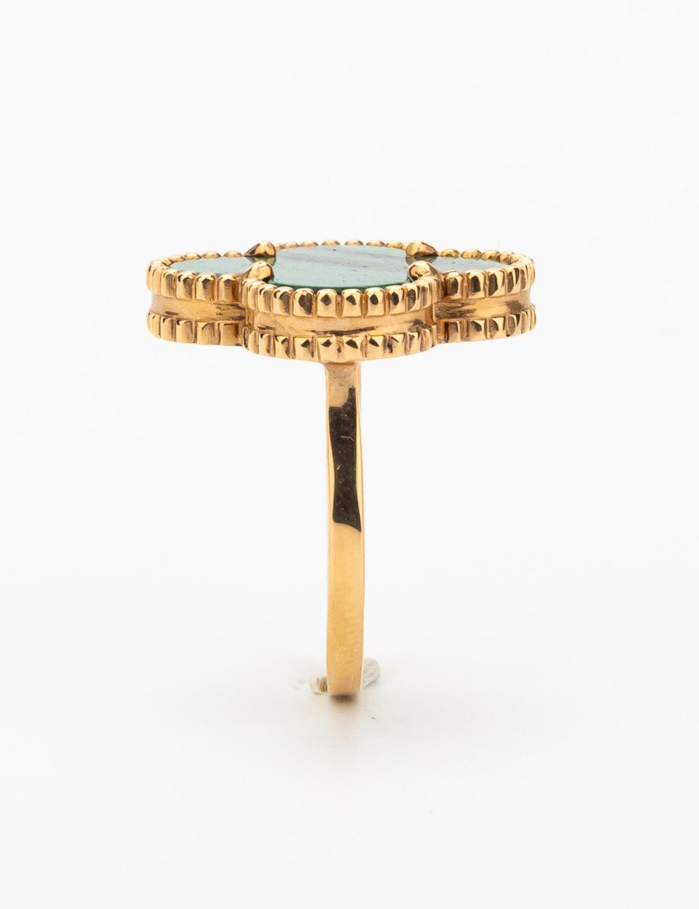 Кольцо из золота c малахитом