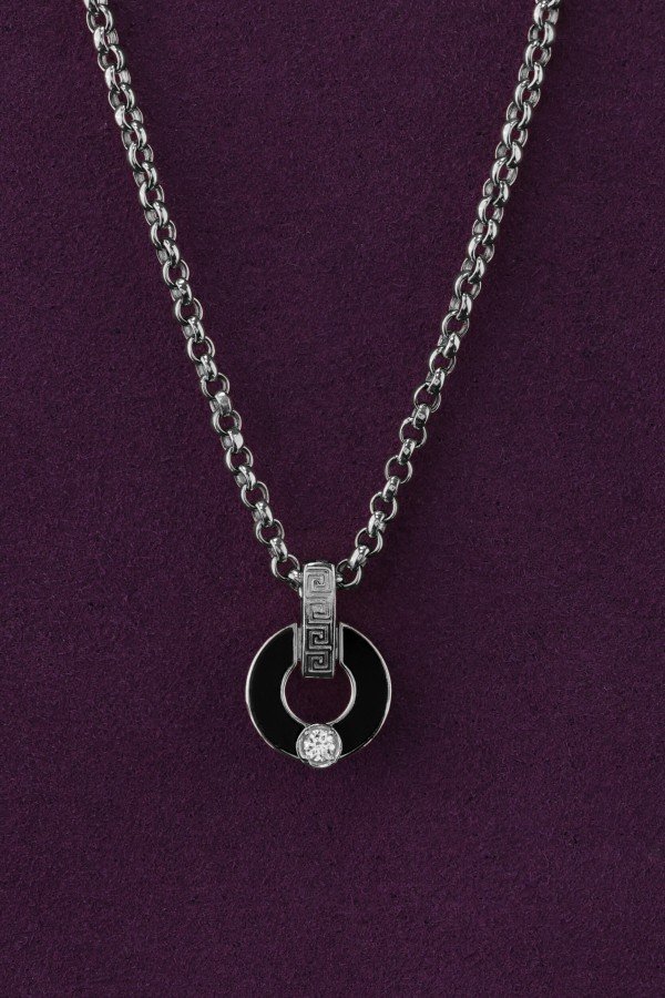 Колье из белого золота c бриллиантами и ониксом