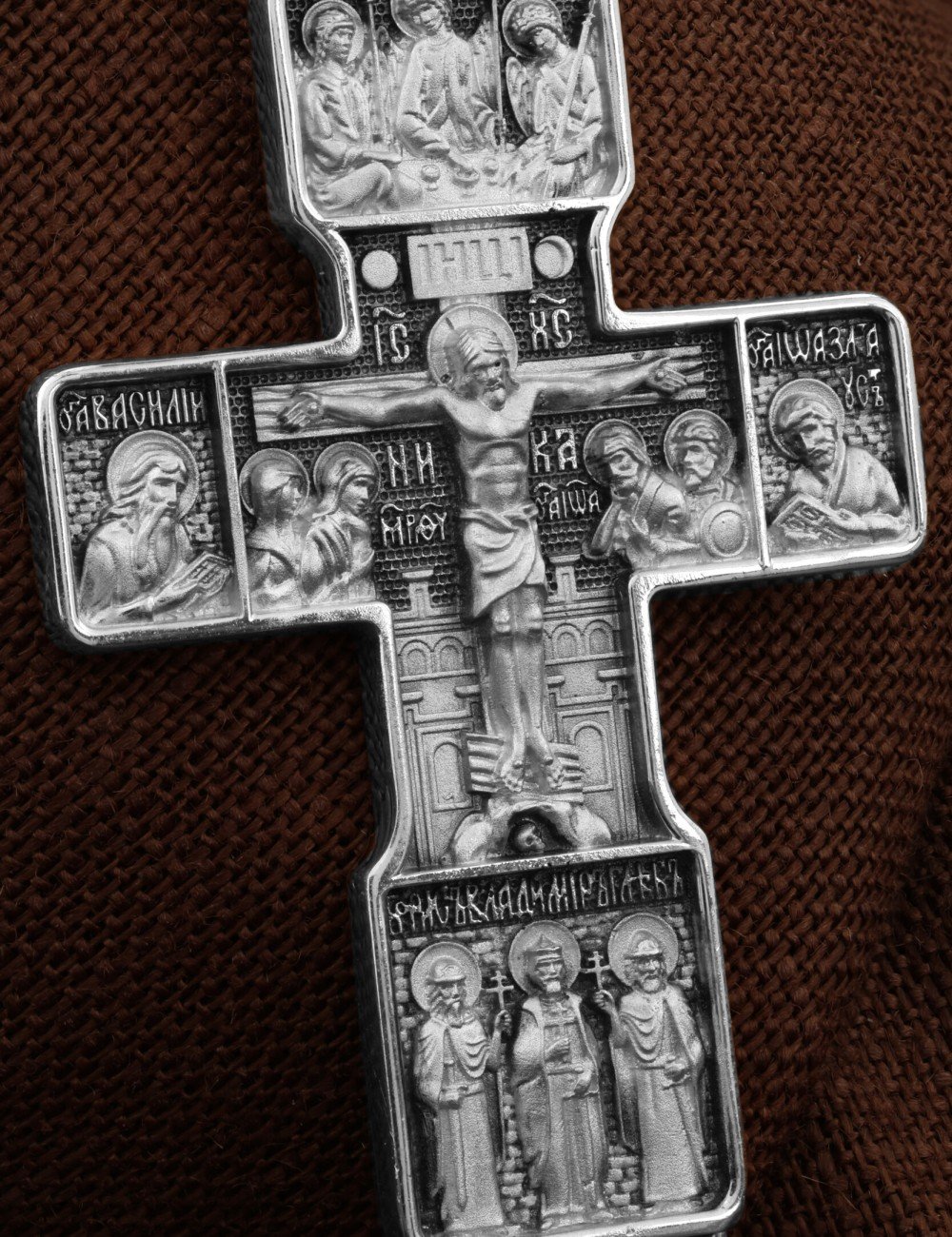 Крест из белого золота