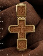 Крест из лимонного золота c деревом груши