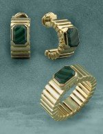 Кольцо из лимонного золота c малахитом