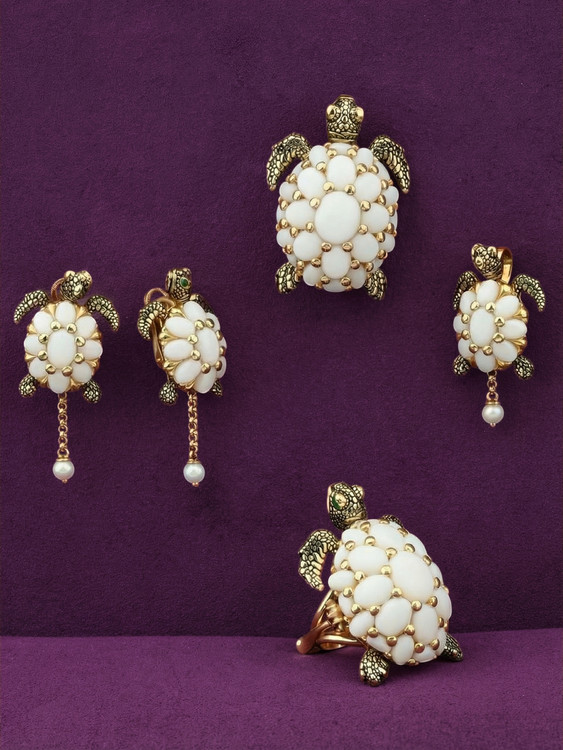 Брошь-подвеска из лимонного золота 585 пробы c эмалью и бивнем мамонта