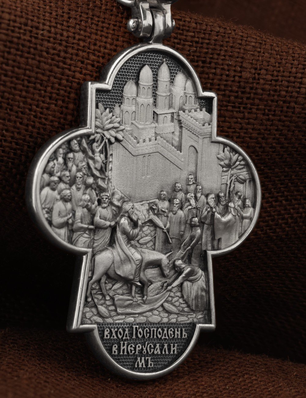 Крест из белого золота