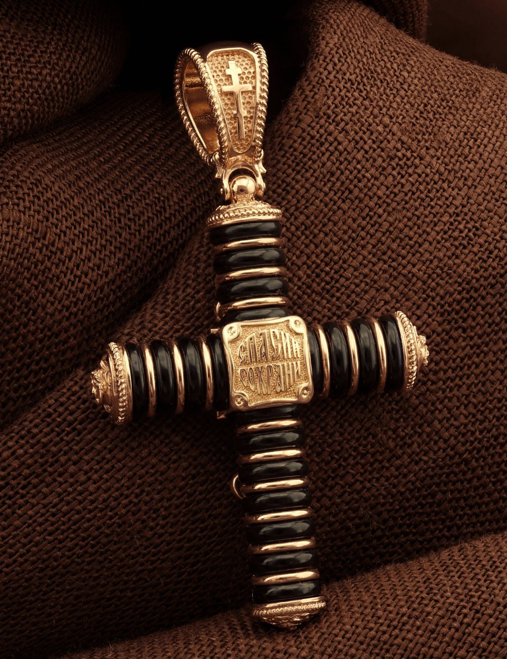 Крест из золота c ониксом