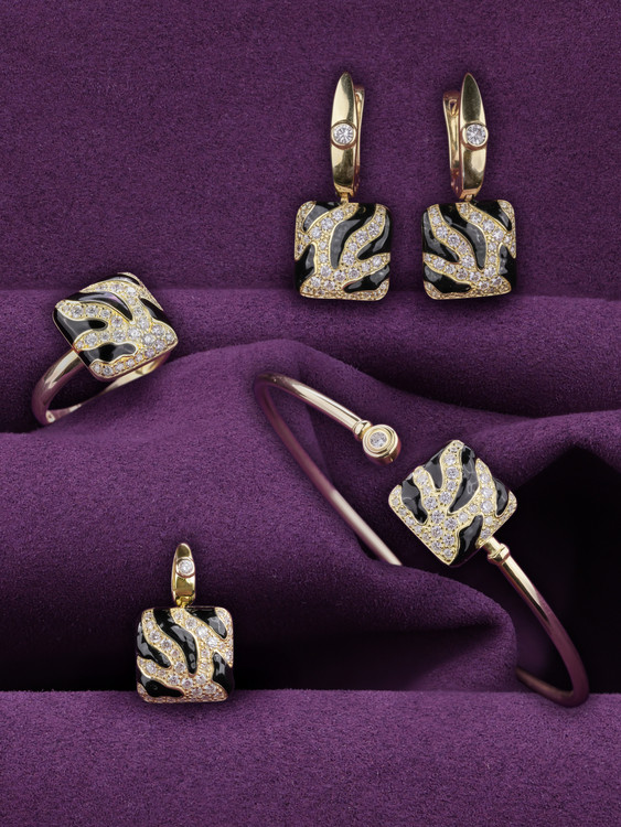 Подвеска из лимонного золота 585 пробы c эмалью и бриллиантами