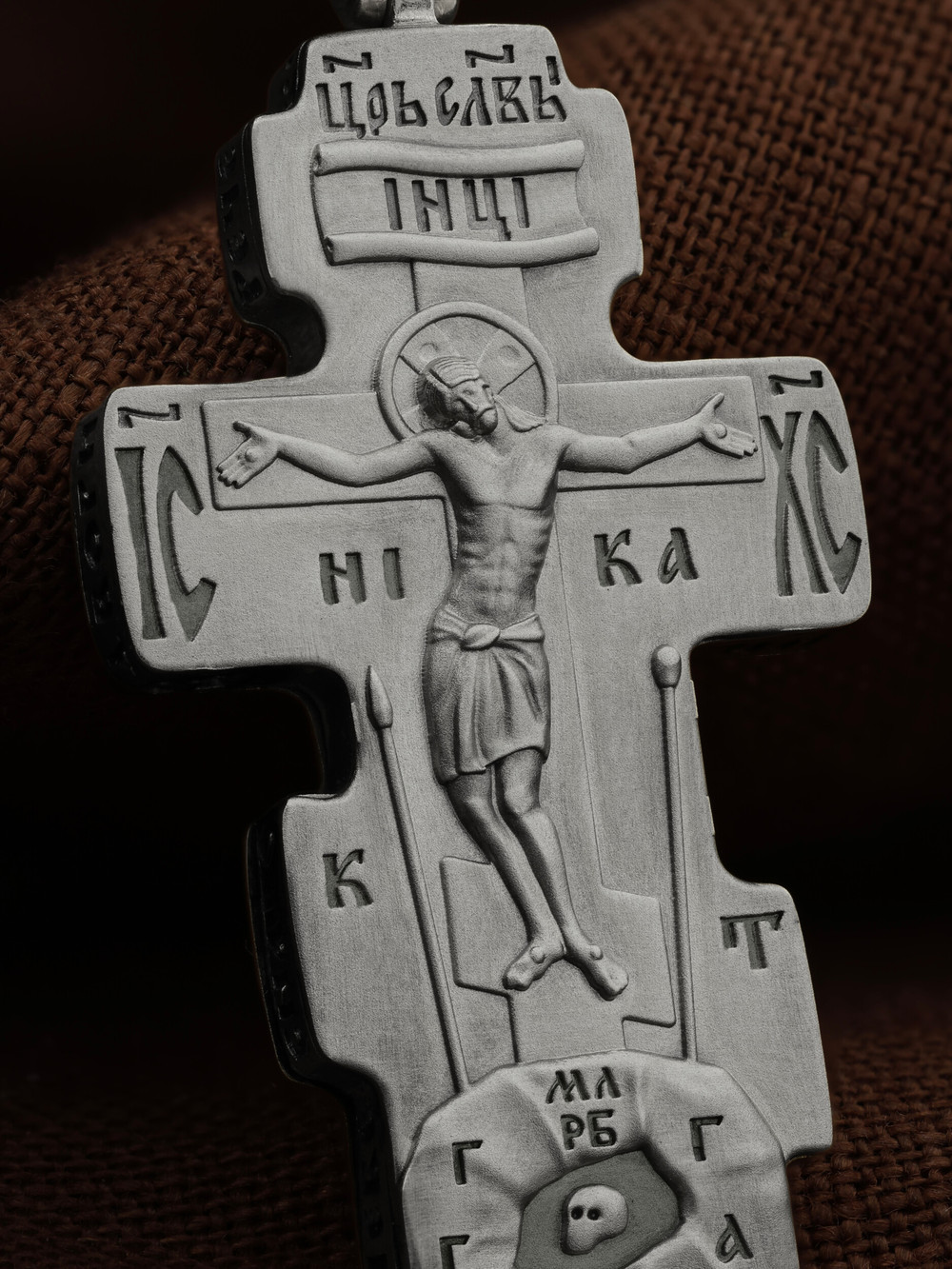 Крест из белого золота 585 пробы