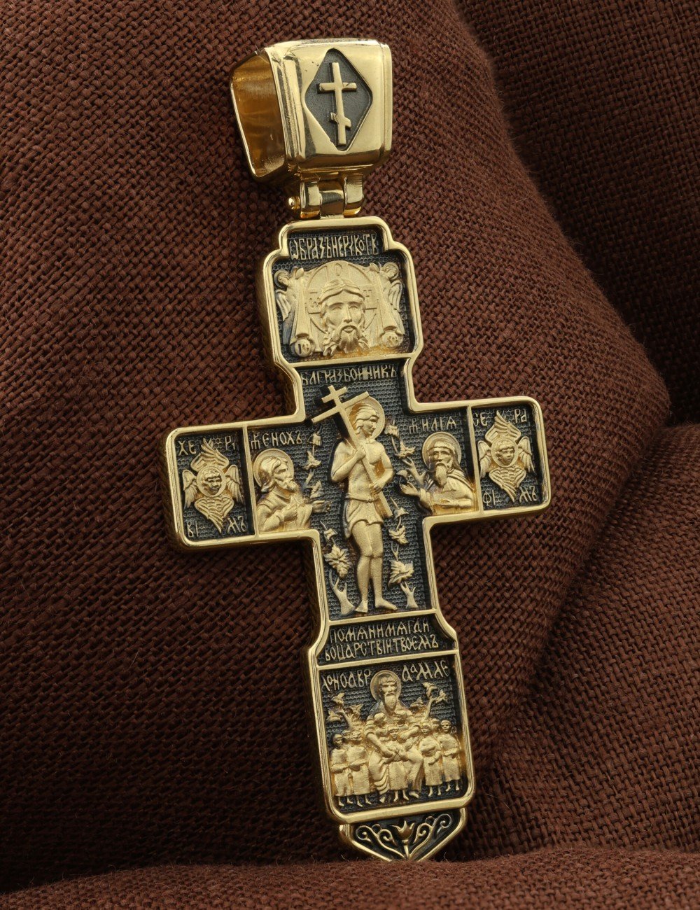 Крест из лимонного золота