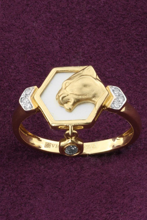 Кольцо из лимонного золота c бриллиантами и перламутром