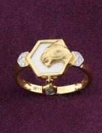 Кольцо из лимонного золота c бриллиантами и перламутром