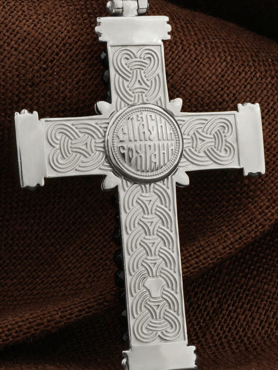 Крест из белого золота 585 пробы c ониксом