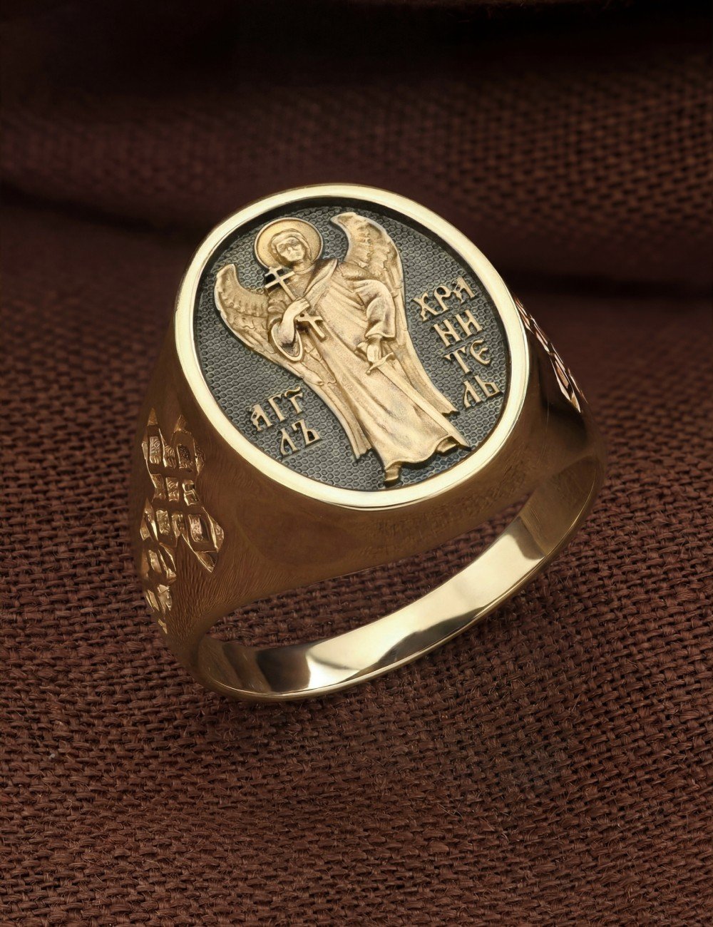 Кольцо из лимонного золота