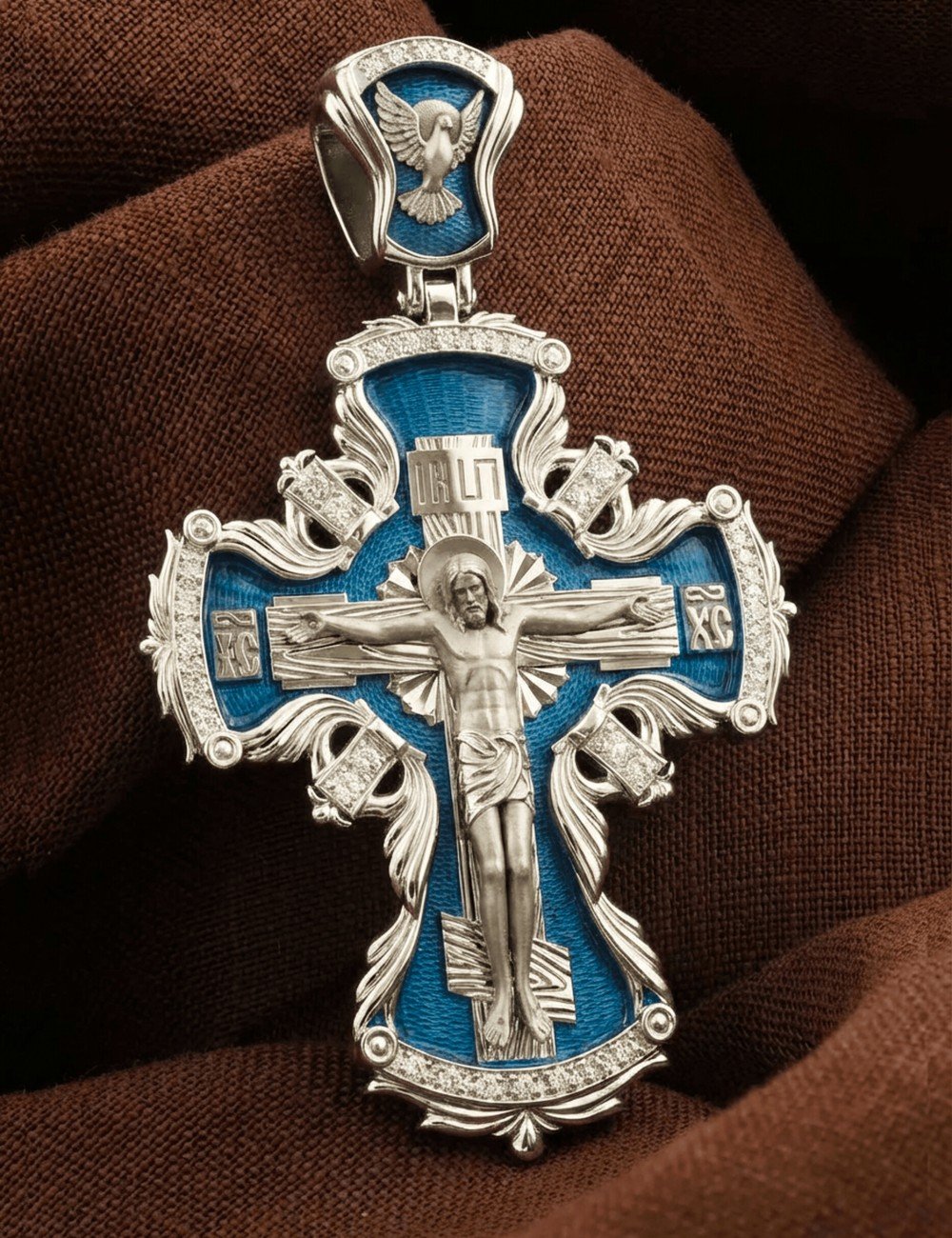 Крест из белого золота c эмалью и бриллиантами