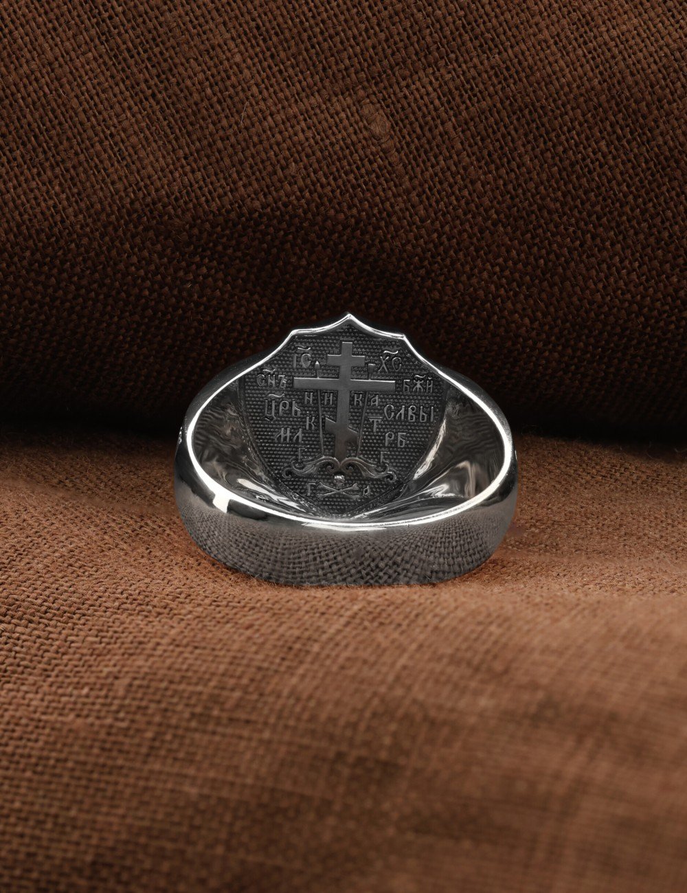 Кольцо из белого золота