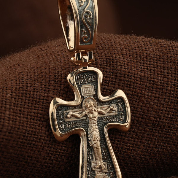 Крест из красного золота 585 пробы