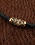 Браслет из золота c кожаным шнурком